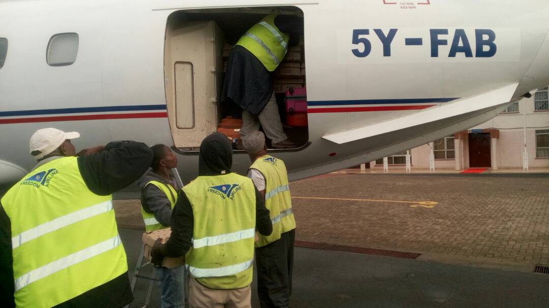Transporting Ziwani DO Chicks